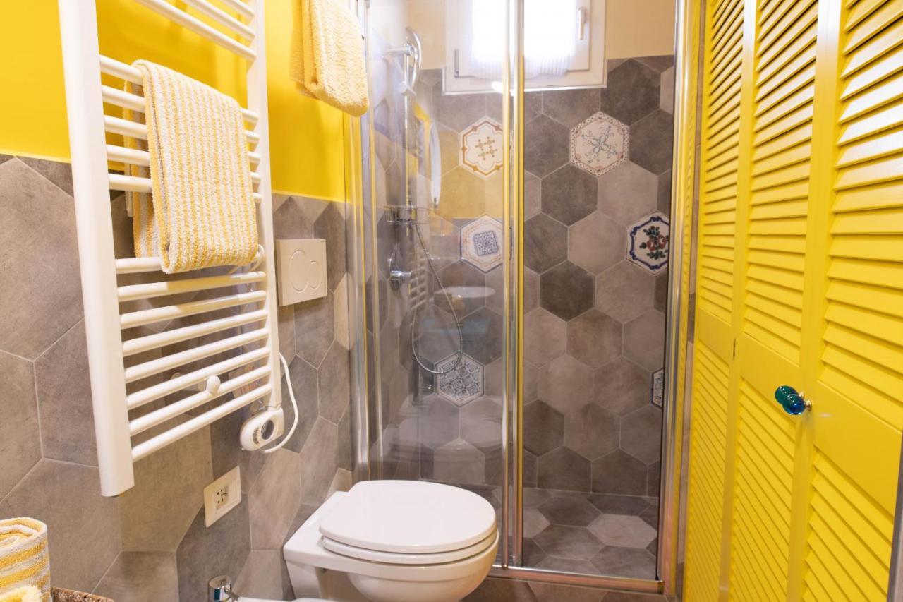 Trastevere Colorful Apartment With Terrace! Rome Exterior photo
